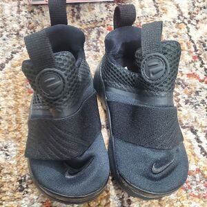 Nike Presto Extreme RUNS SMALL  SE Black/black TD Toddler Size 6c Unisex
